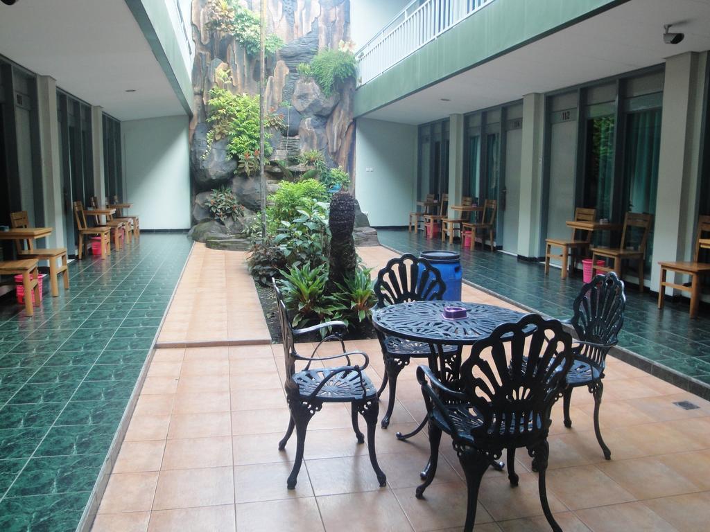 Hotel Trio Solo Exterior foto